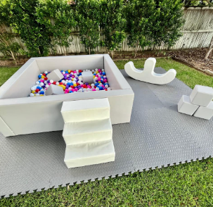 Medium white package - seesaw