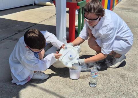 received_1093655975140941