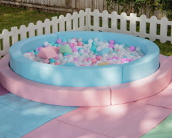 Solo ball pit - pastel