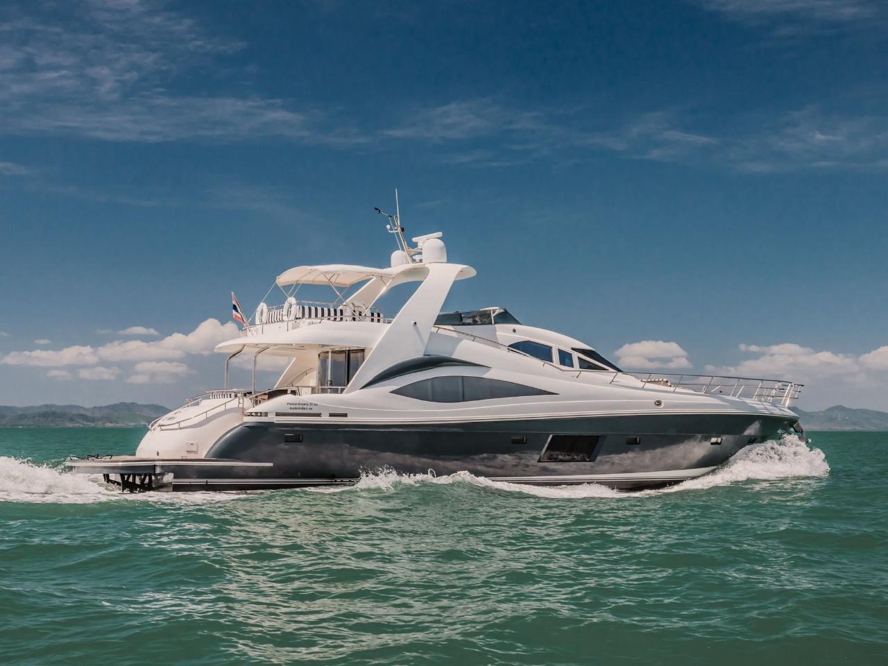 Private Luxury Yacht 76 Feet
