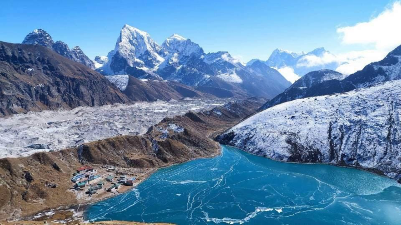 16 Days Everest Base Camp With Gokyo Lake Trek