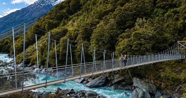 Rob Roy Glacier & Raspberry Creek Transport