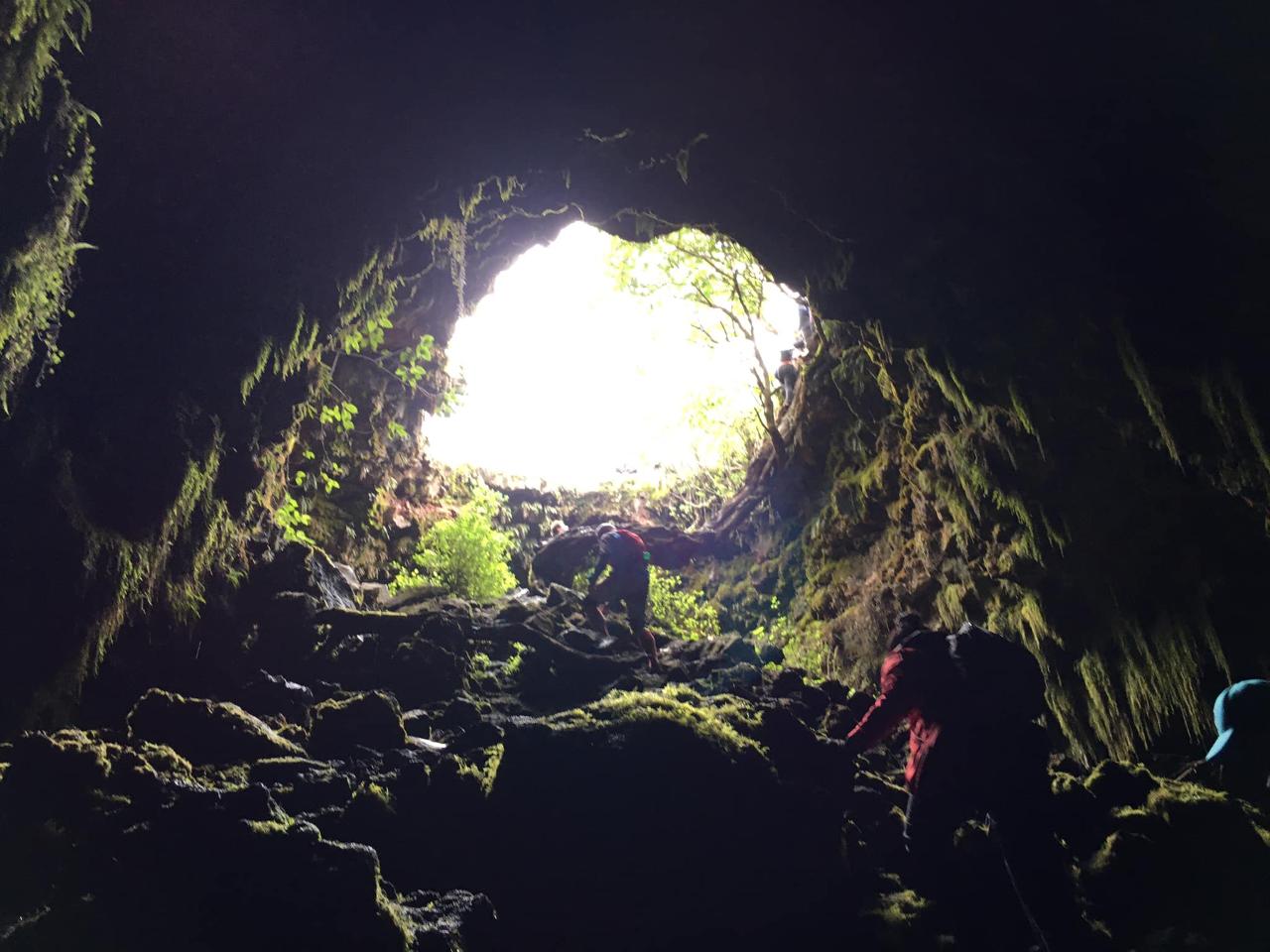 Xitle volcán y cuevas 