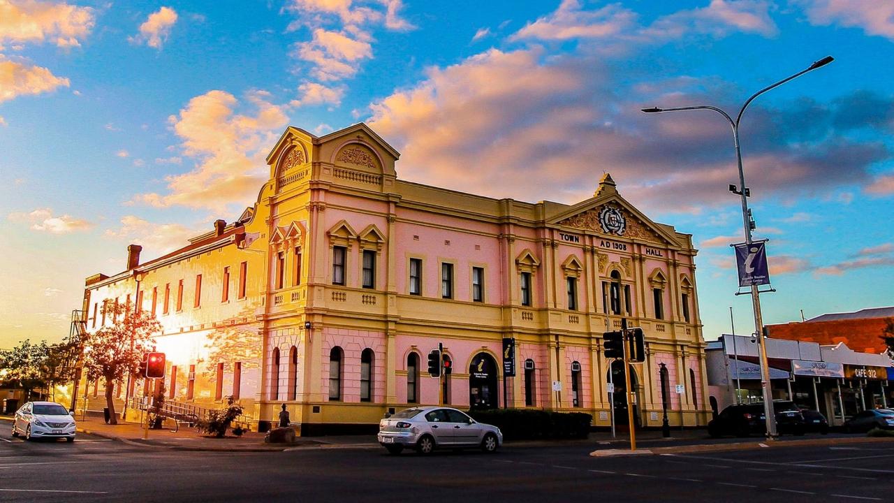 Kalgoorlie Town Hall Tour – Discover the Heart of a Gold Rush City