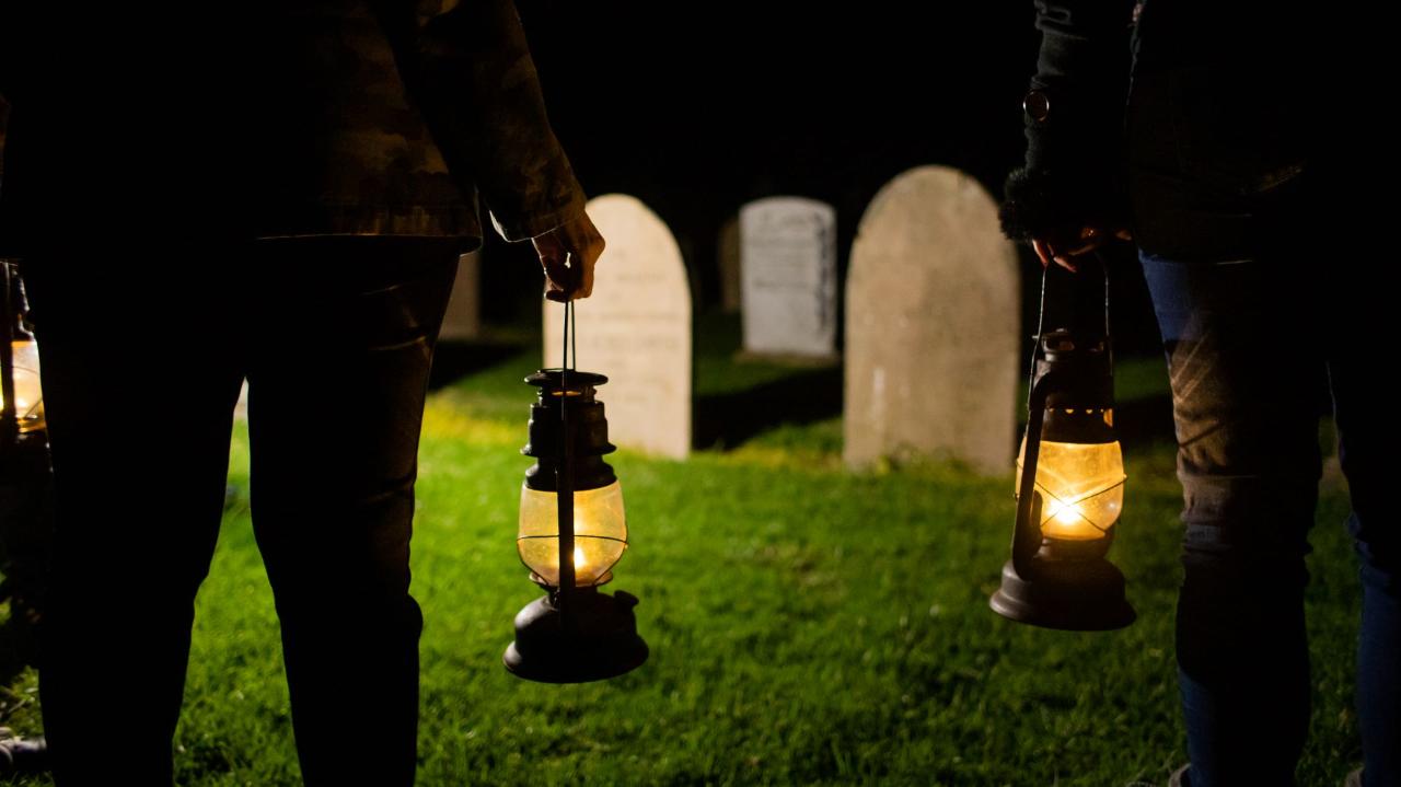 Lantern Lit Ghost Tour