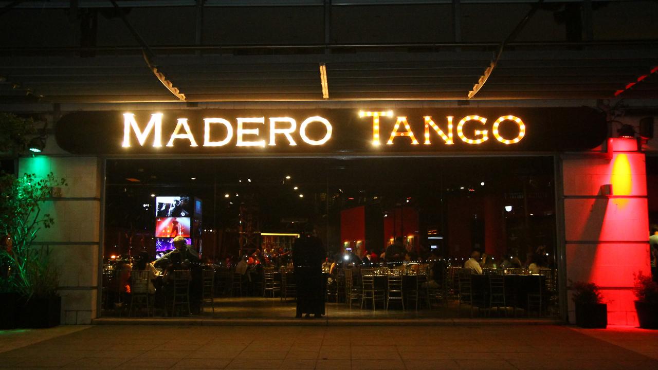 CENA SHOW PLATEA