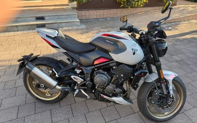 Triumph Trident 800