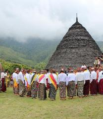 Labuan Bajo Waerebo Trekking & Flores Overland