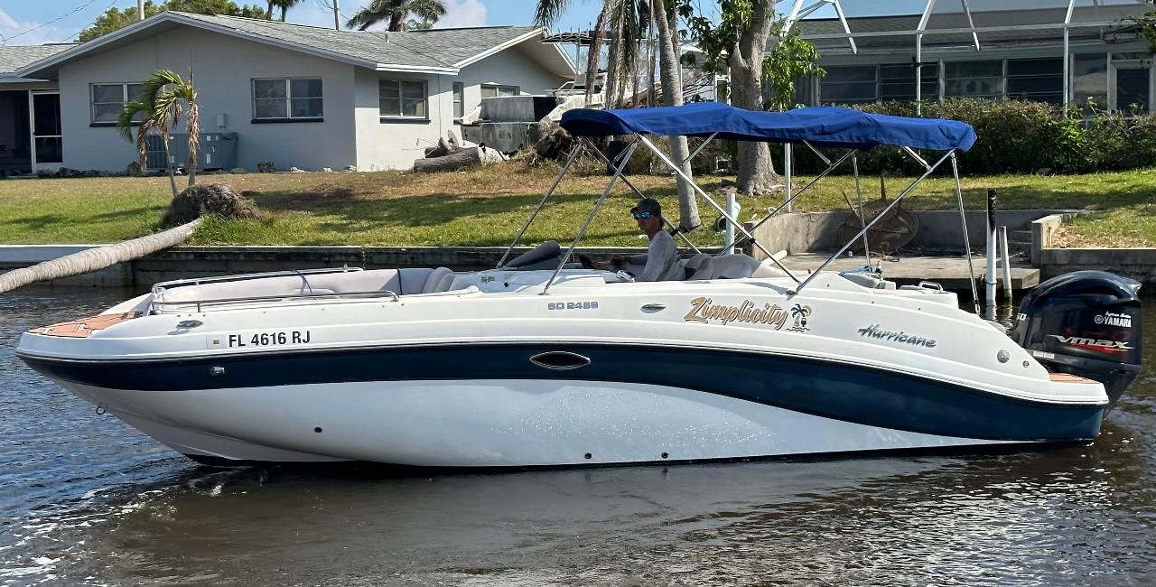Hurricane 2486 24’ Deck boat