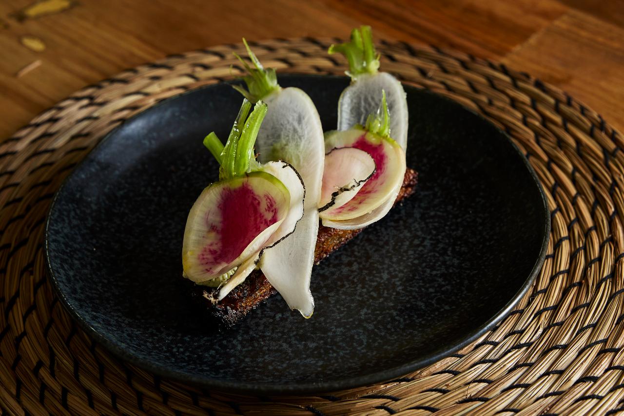 Premium Jurlique Farm Tour & Ondeen Dining Experience