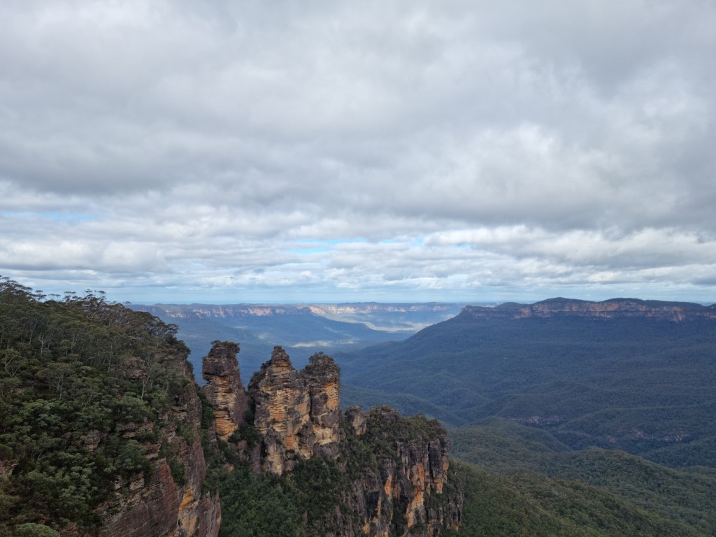 Private Echo Point Three sisters tour