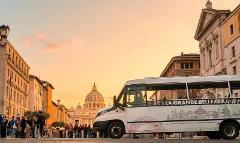 Sightseeing bus tour: Rome's iconic highlights.