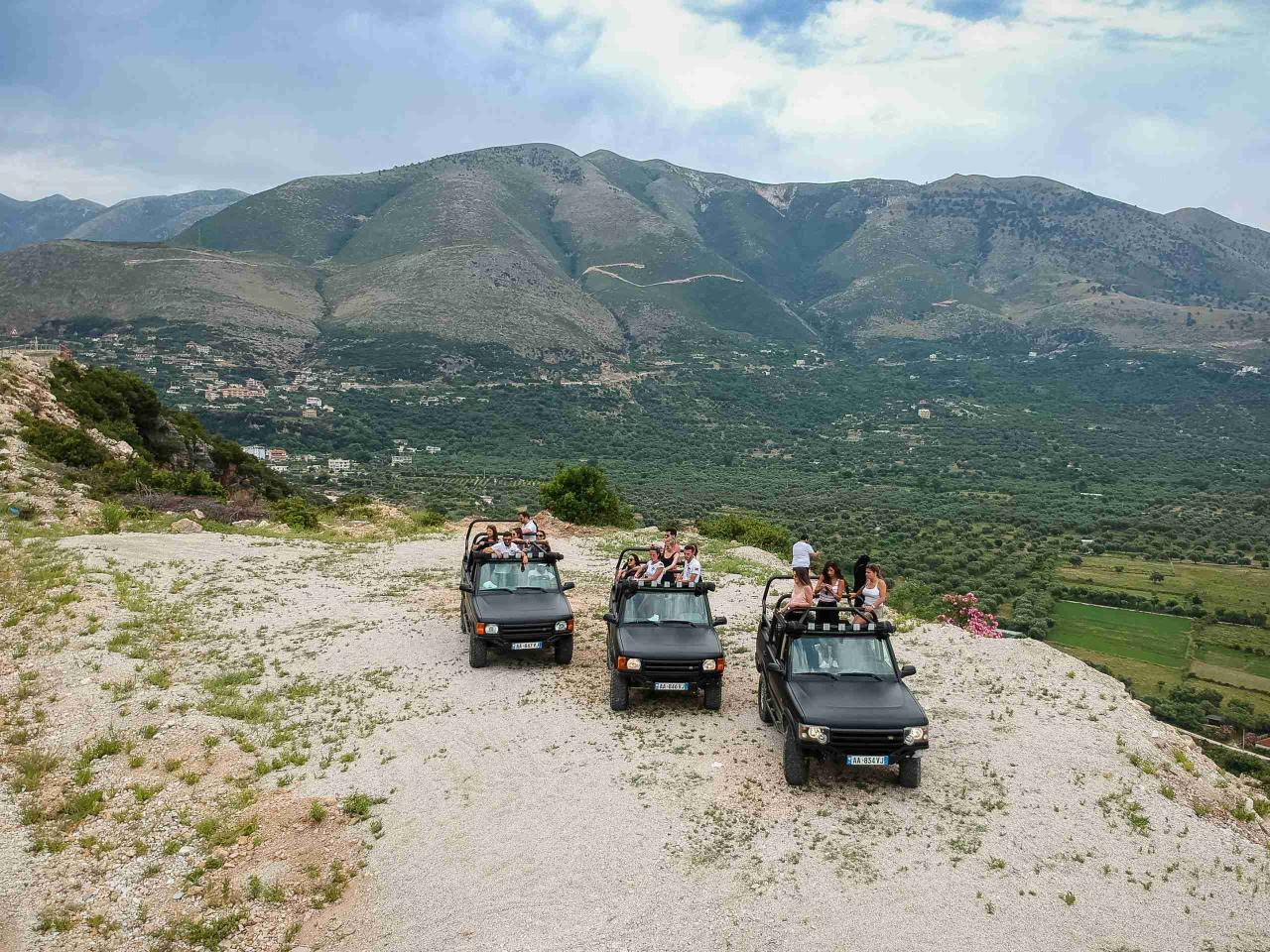 Ksamil/Saranda: Gjirokastra Off-Road Tour with Lunch