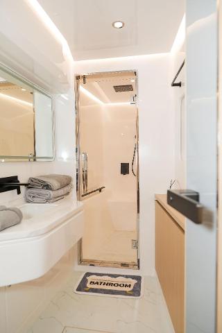ESORA_II___BATHROOM_lg
