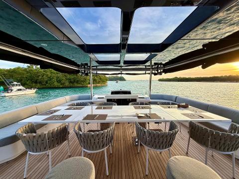 ESORA_II___Upstair_dining_table