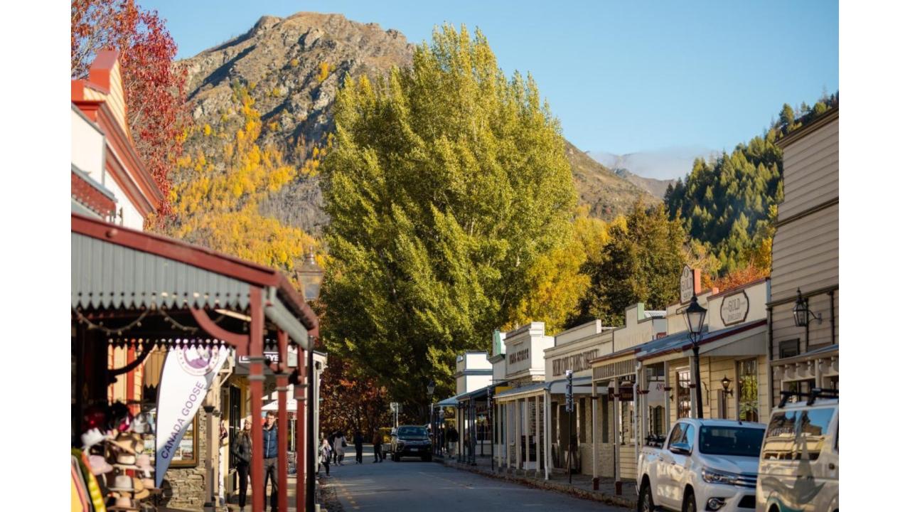 Latitude 45 Luxury Wine Tours: Private & Luxury Queenstown Wine and Sightseeing Tour — Central Otago - Photo 1