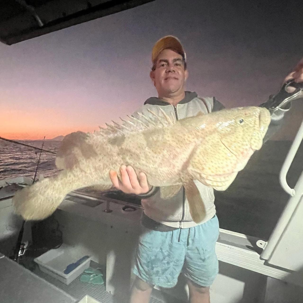 NIGHT CHARTER - 6 Hour Outer Reef Private Charter