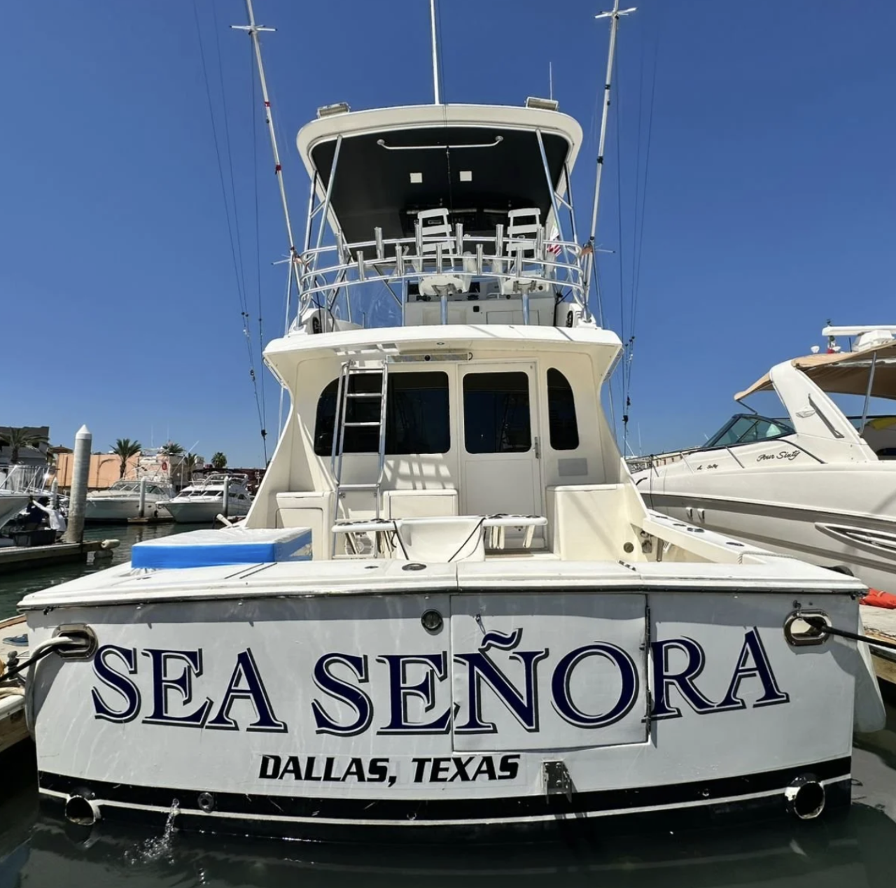SEA SEÑORA 42' POST - FULL DAY LUXURY CHARTER