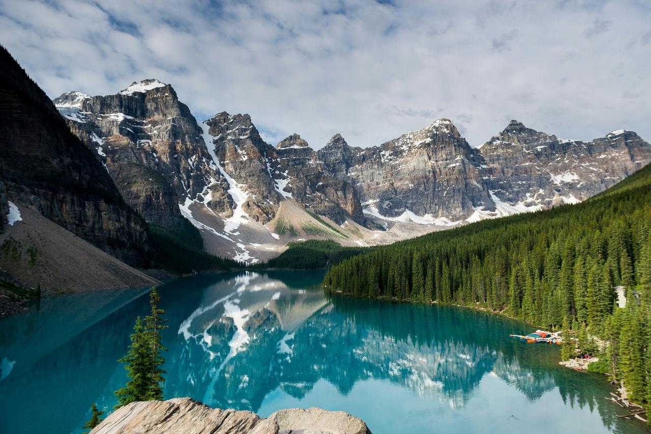 Moraine Lake Sunrise Tour