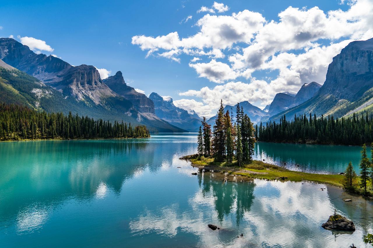 Jasper Medicine Lake & Maligne Lake Half-Day Tour