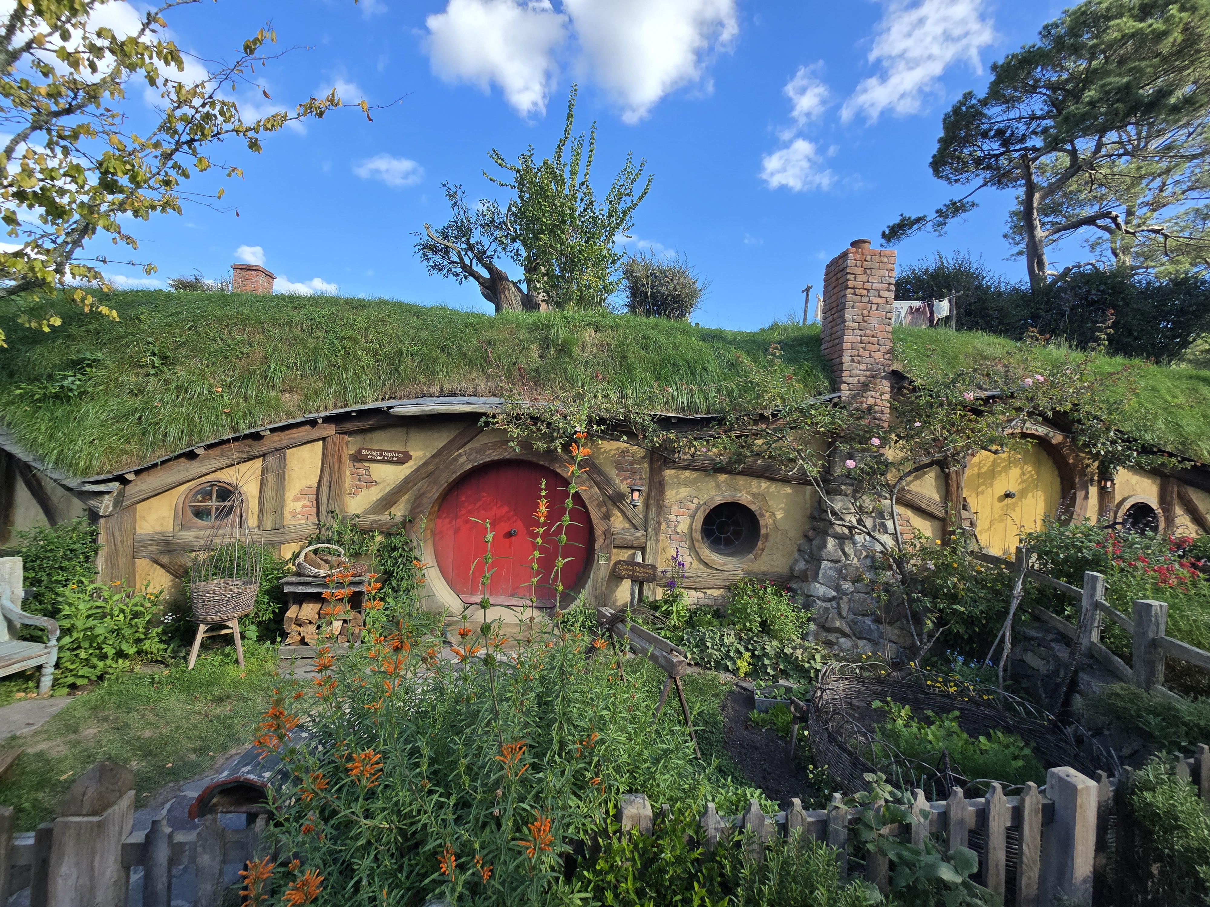 Rotorua to Auckland via Hobbiton Private Tesla Tour