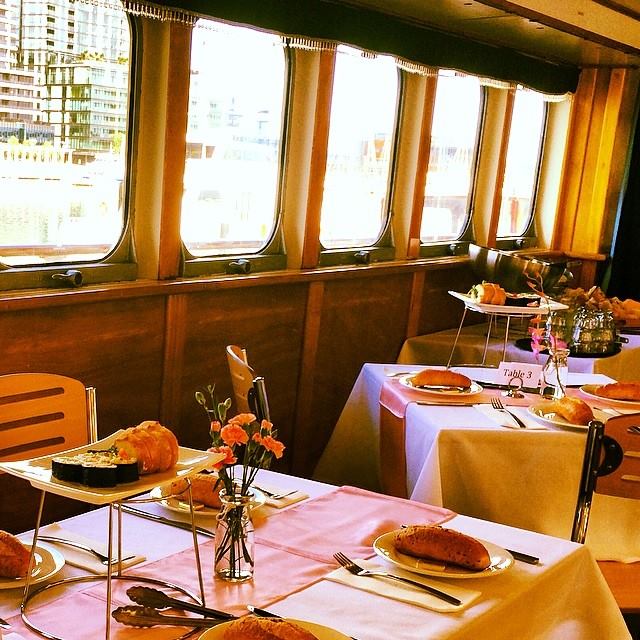 AGENTS - Champagne and Seafood Brunch