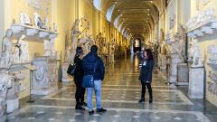 Private PRIME Early Morning Vatican Museums and Sistine Chapel - Transfer included