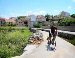 Croatia's South Dalmatia Islands Bike and Boat Tour - Yacht Voyage (Trogir - Trogir)