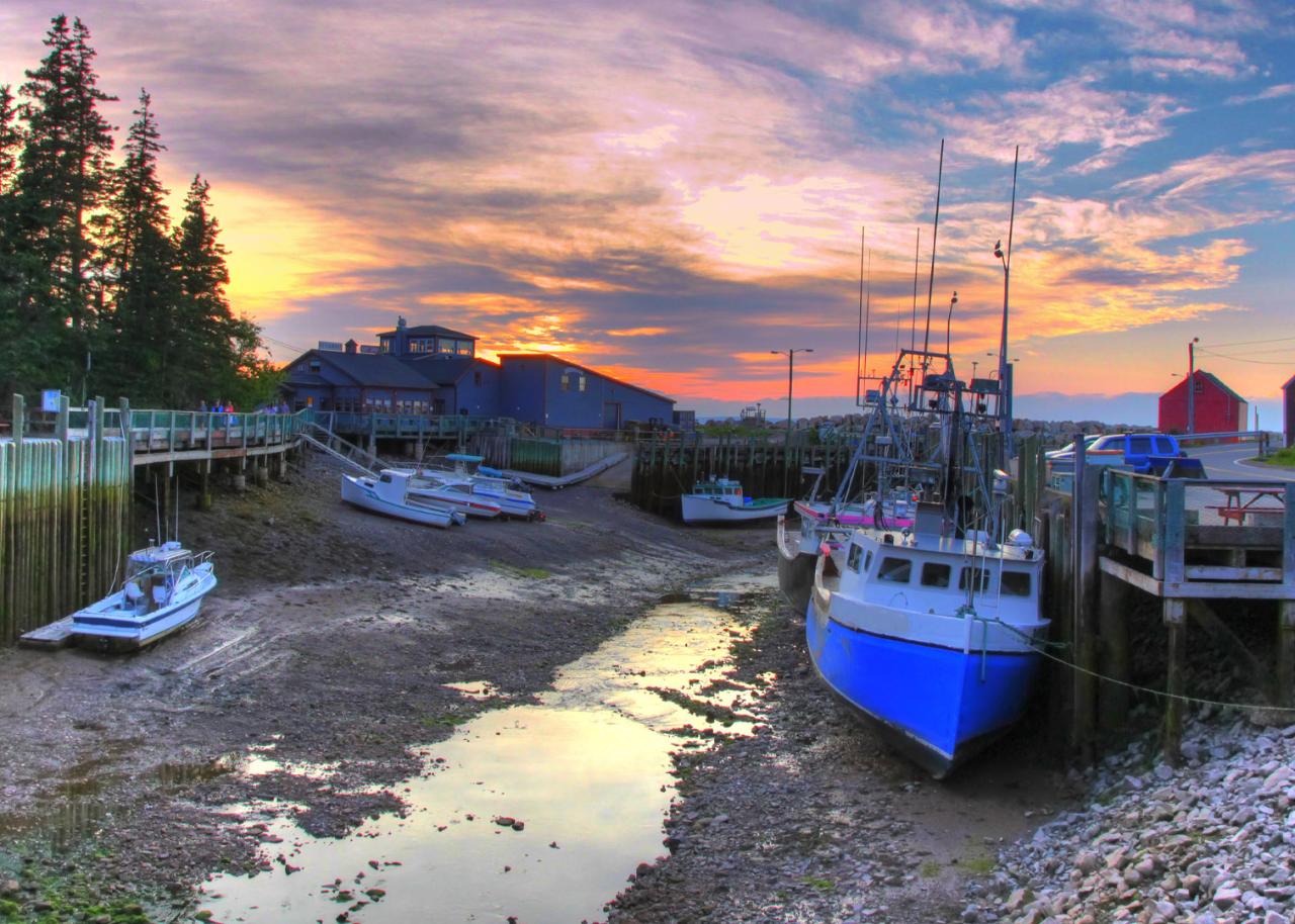 Nova Scotia's Best of Both Coasts Cycling Tour