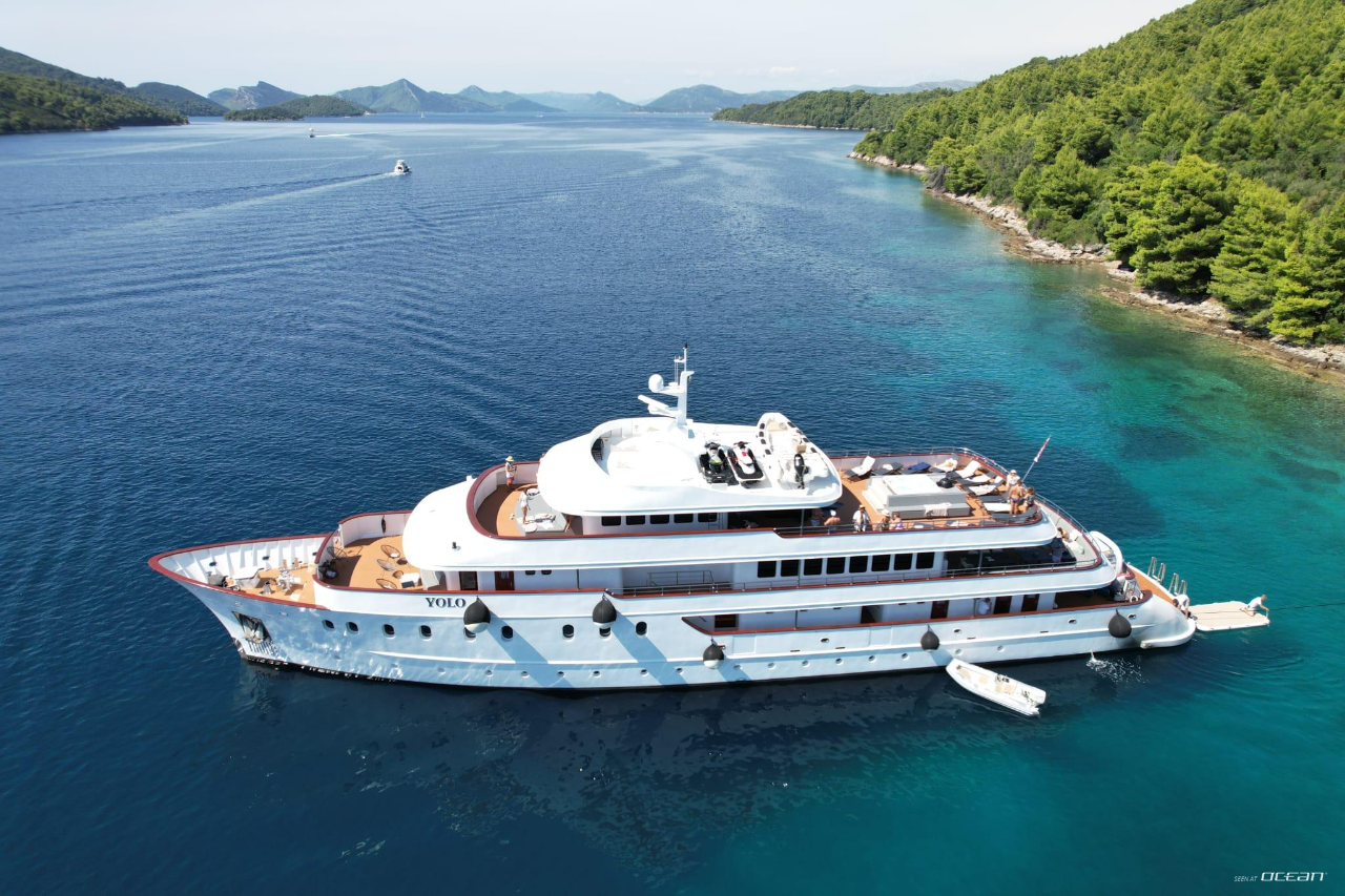 Croatia's South Dalmatia Islands - Yacht YOLO (Dubrovnik- Trogir)