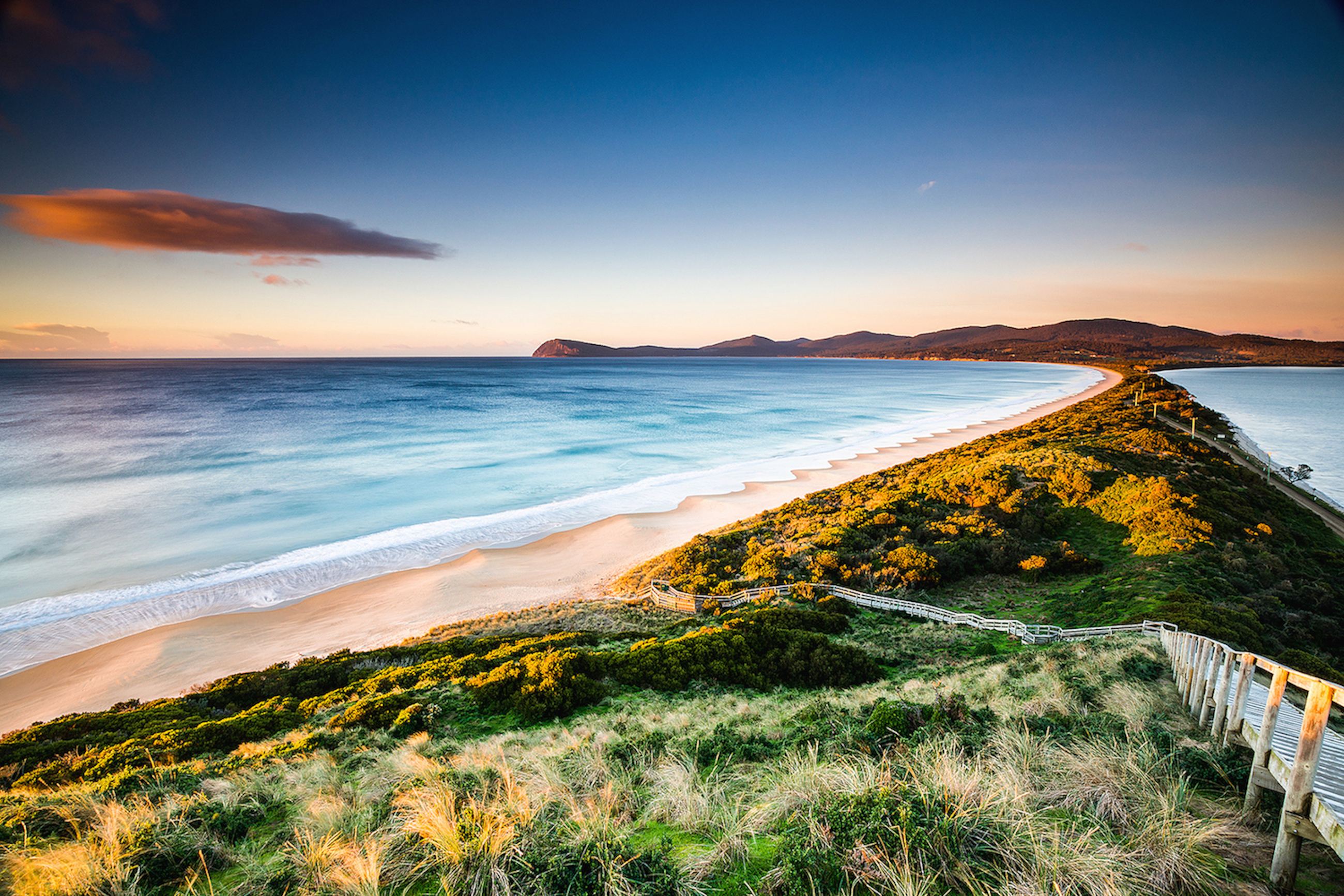 6 Day Island Icons Day Tour Bundle - Cradle Mountain, Wineglass Bay, Hobart Highlights, Port Arthur, Bruny Island, Hastings and Tahune