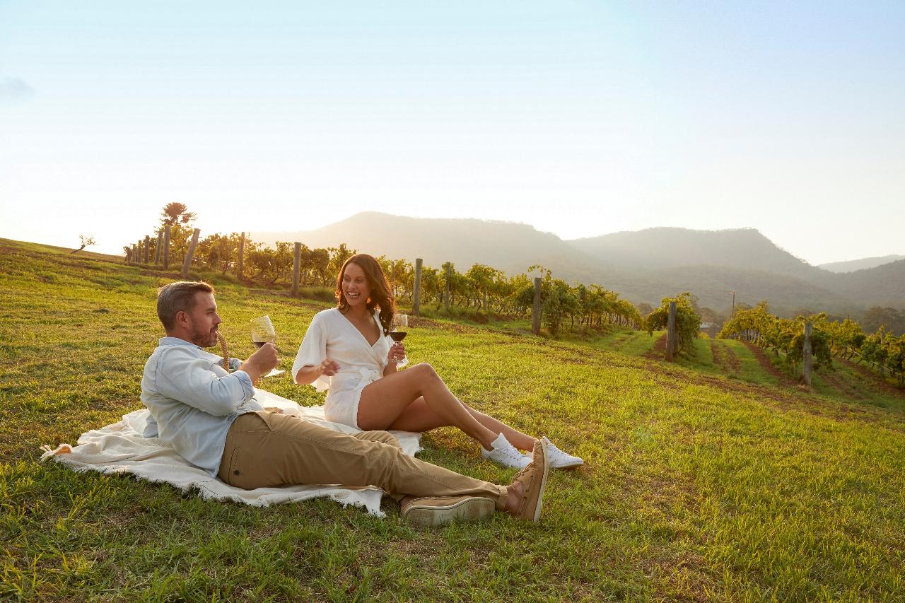 Autopia Tours: Hunter Valley Scenic Wine & Dine Day Tour