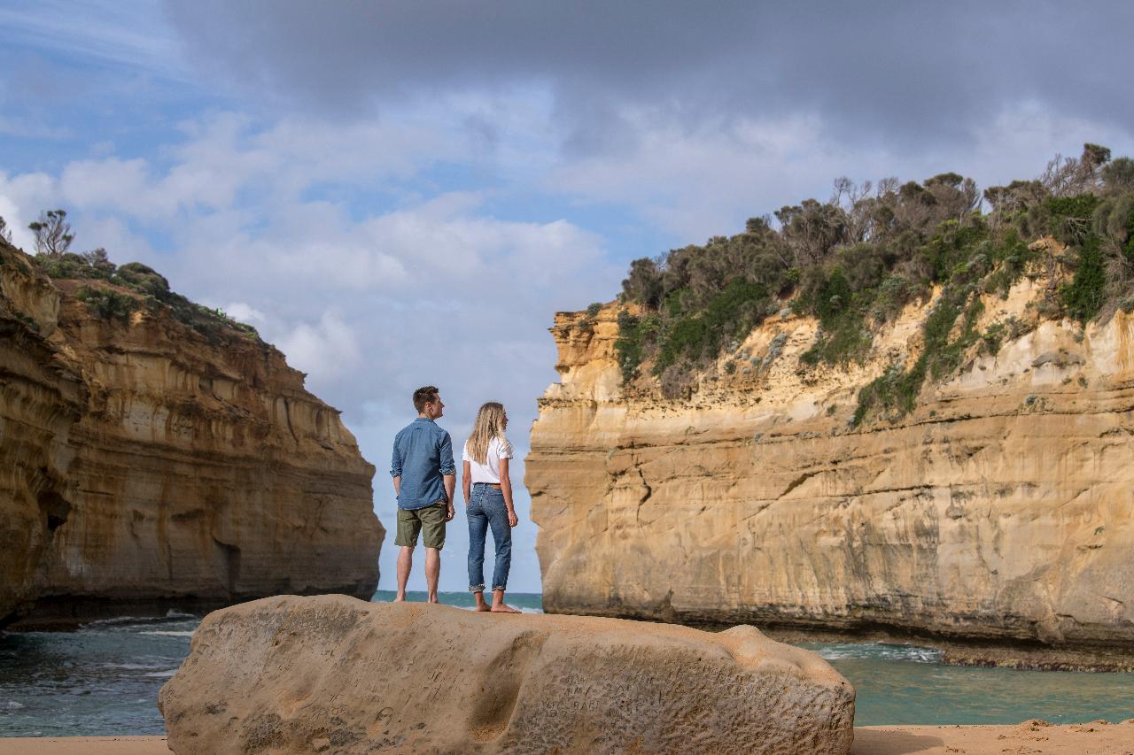 Autopia Tours: Great Ocean Road to Grampians 2 Day (Basic Shared Accommodation)