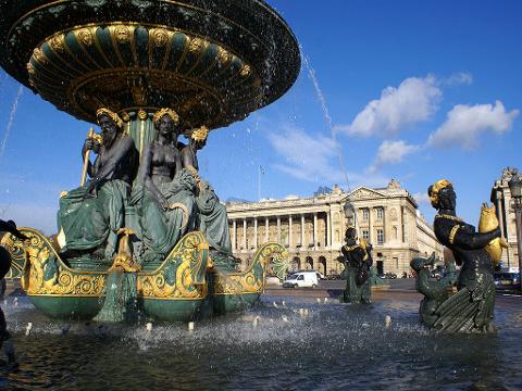 ParisConcordeStatue