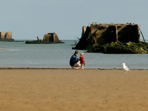 Port_Arromanches_visiteurs__1_