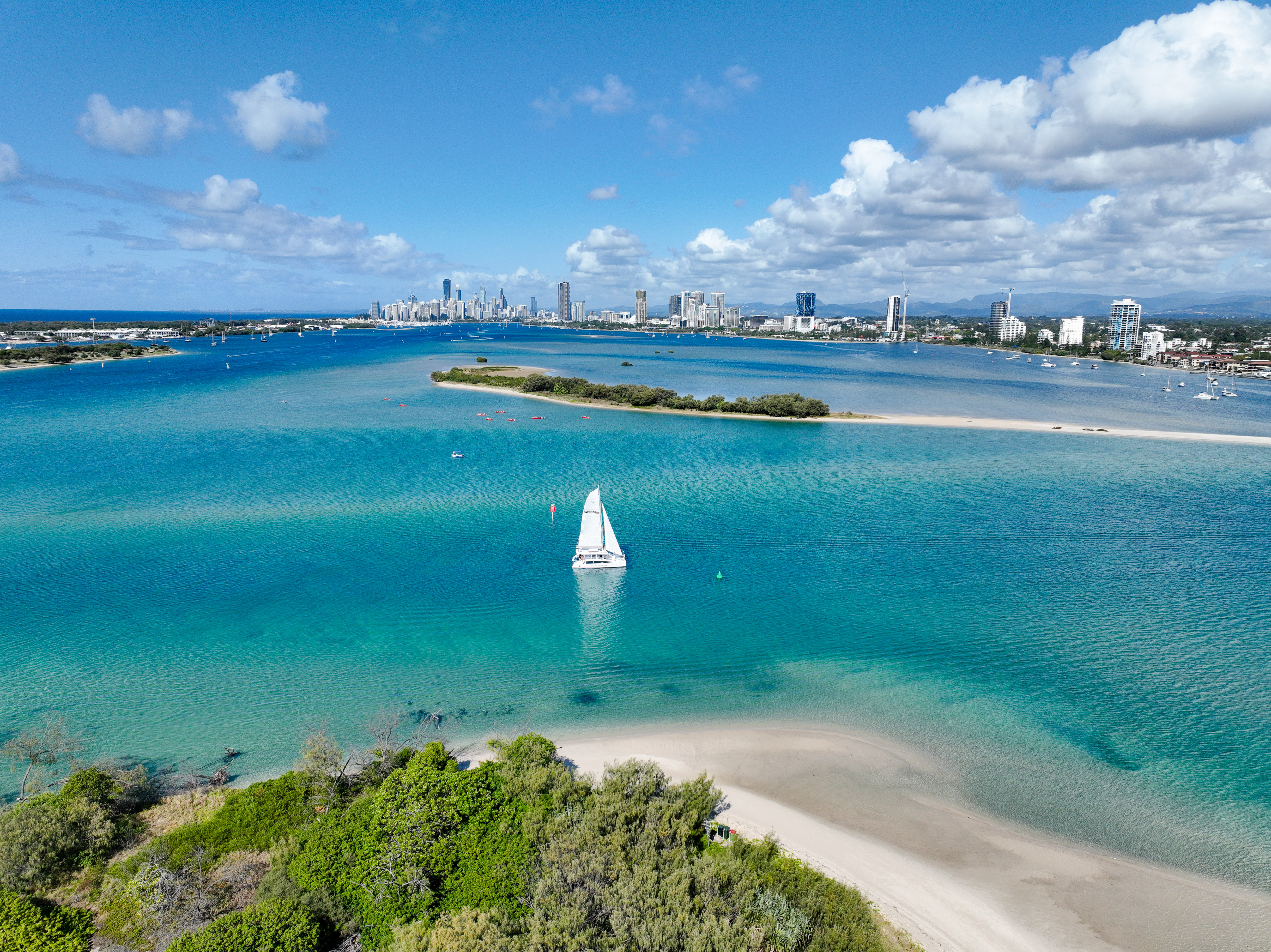 Gold Coast: Private Catamaran & Island Lunch
