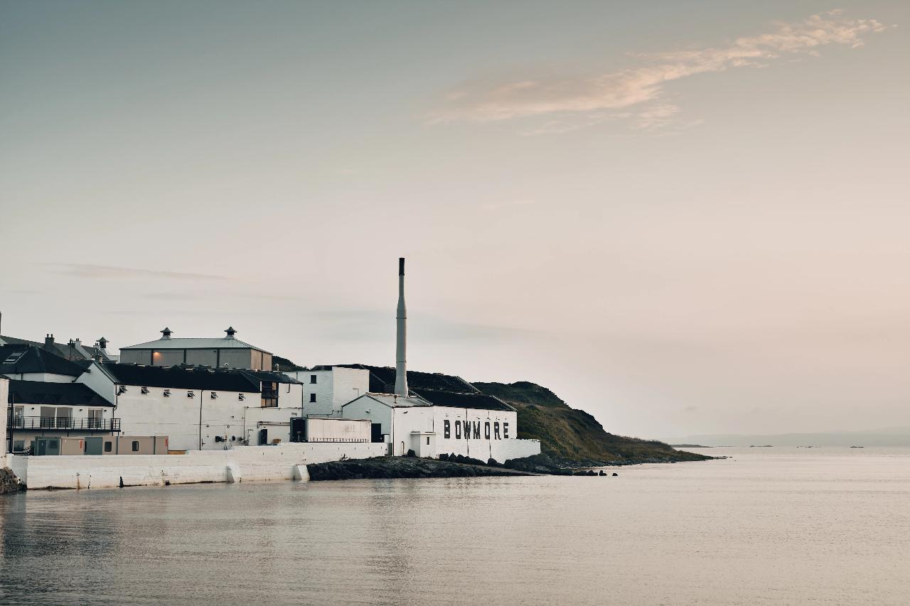 Bowmore distillery deep dive. What's changed since the early 2000's ?
