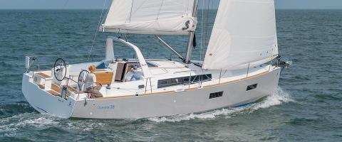 Sail: Oceanis 38 - Full-Day Skippered Charter