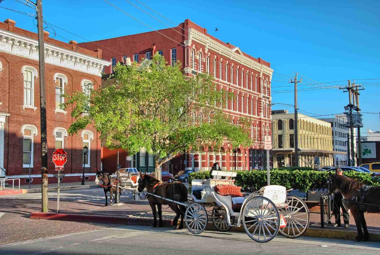 Downtown Galveston HIstorical Small Group Food Walking Tour