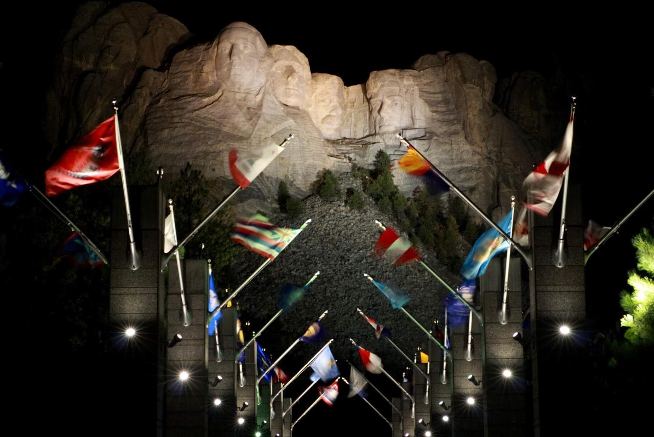 Rapid City by Night W/ Mount Rushmore Lighting Ceremony