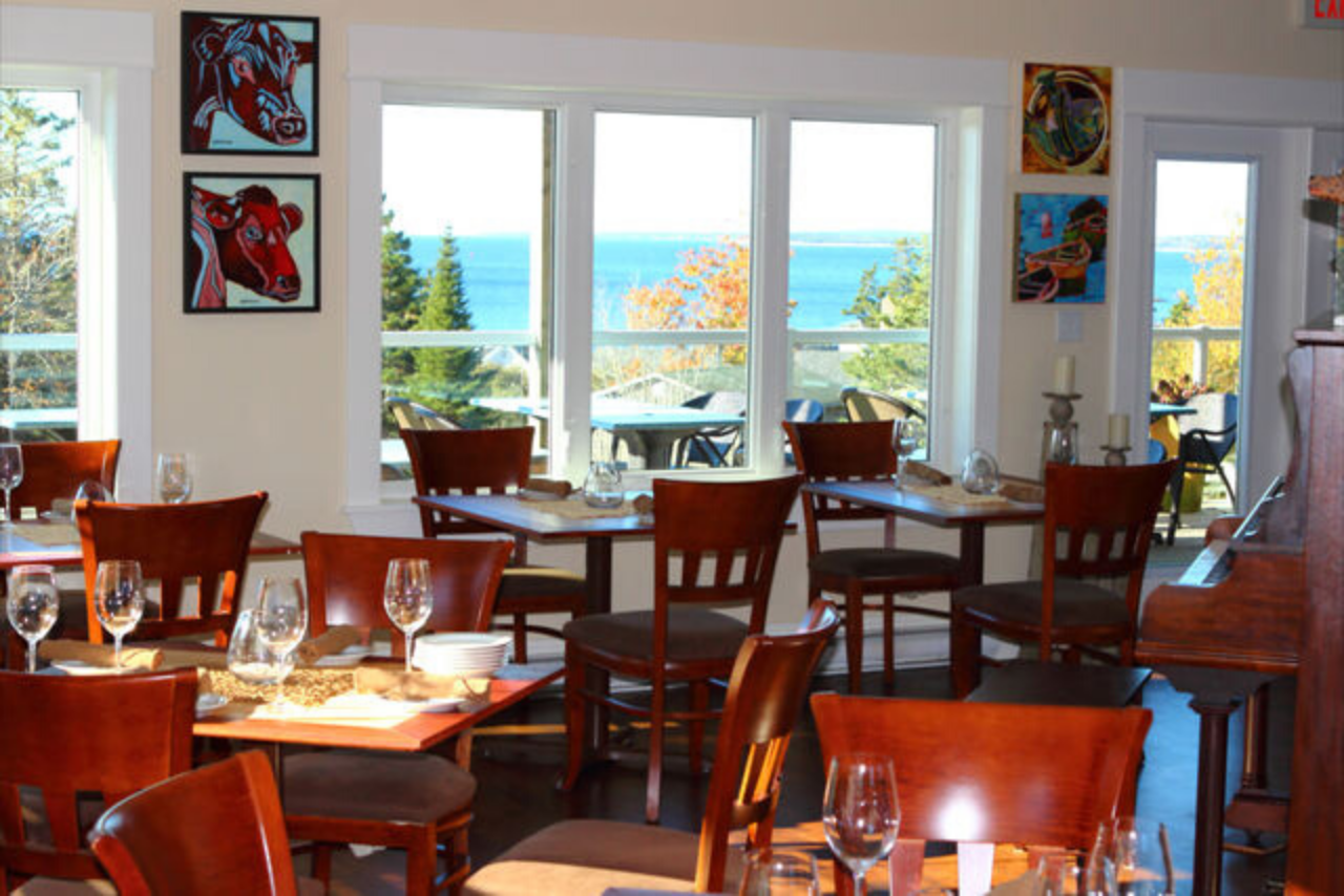 Halifax Night Tour with Peggy's Cove Sunset