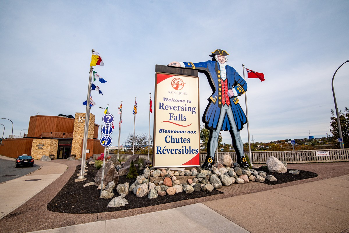 Saint John Night Tour with Dinner at Reversing Falls