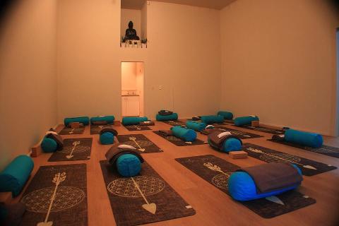 Surfboard n Yoga Package