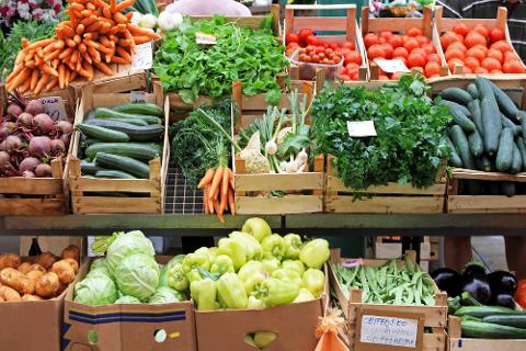 Farmer's Market: Sat, Aug 12; 10am-2pm; Chef Olive and Nutrition Consultant Lisa Miller (Shattuck Ave)