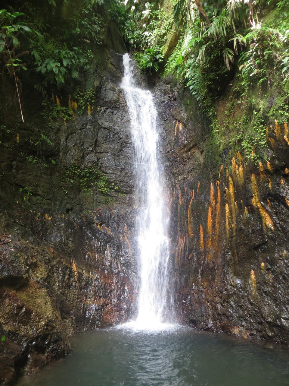 Honeymoon Falls and Seven Sisters Hike