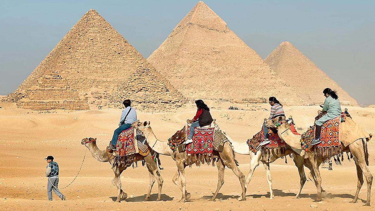  Pyramids & Citadel from Marassi