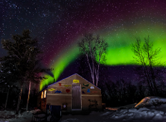 Yellowknife 3 Nights Aurora Hunting and Viewing Package Experience in tee-pee at Aurora Village, Viewing Experience in Cabin Including Hotel Accommodation and Breakfast