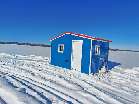 Ice Fishing Cabin Rental / Location de cabane de pêche sur glace