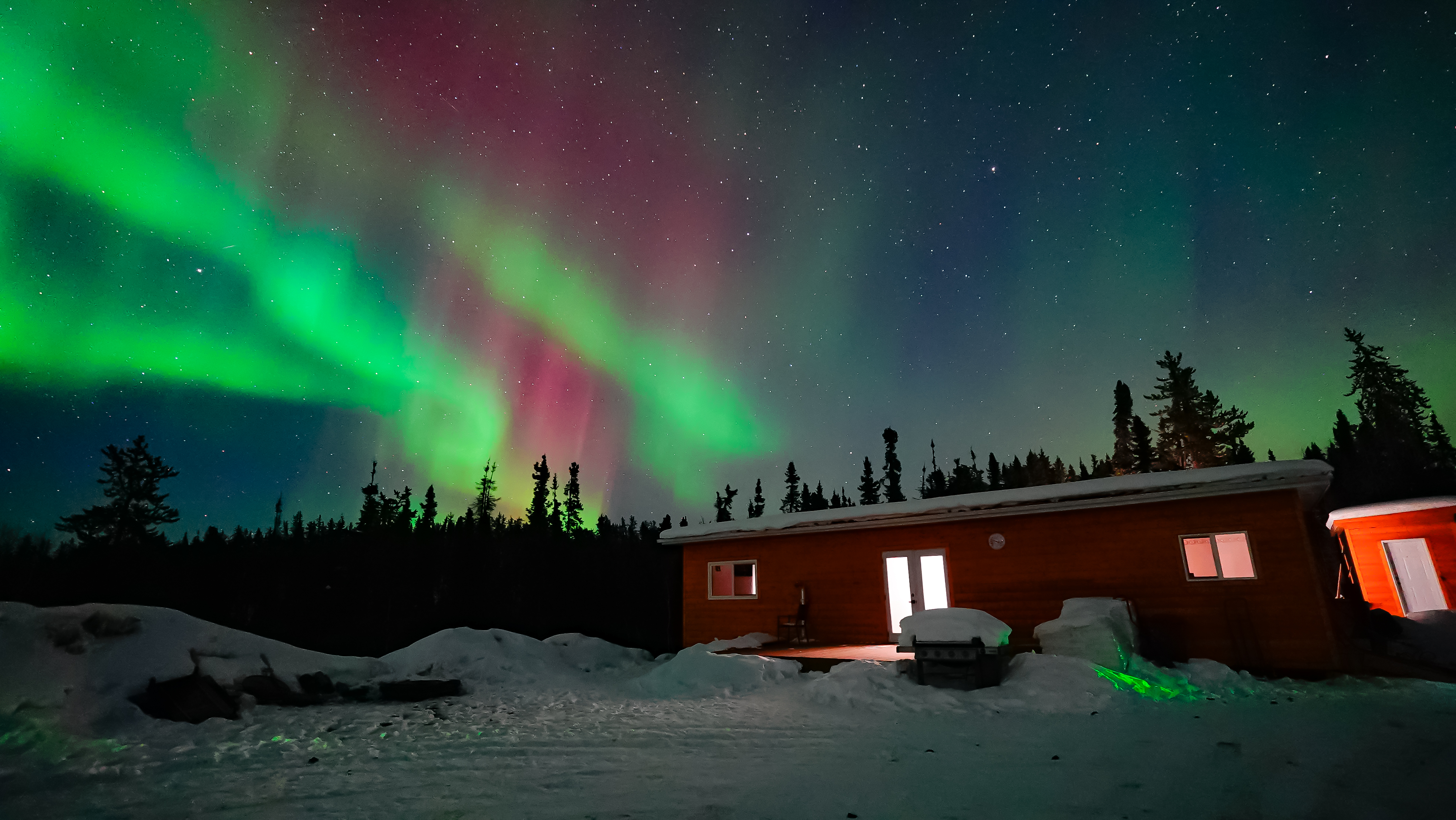 4-Day Yellowknife Northern Lights Winter Holiday Package**Northern Lights**<br>**
Aurora Borealis**