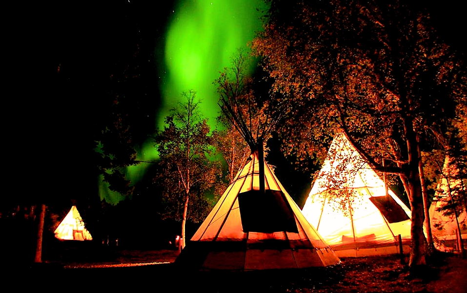 Aurora Viewing Experience in Teepee